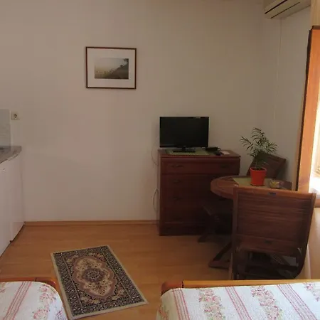 Апартаменти Dobra *